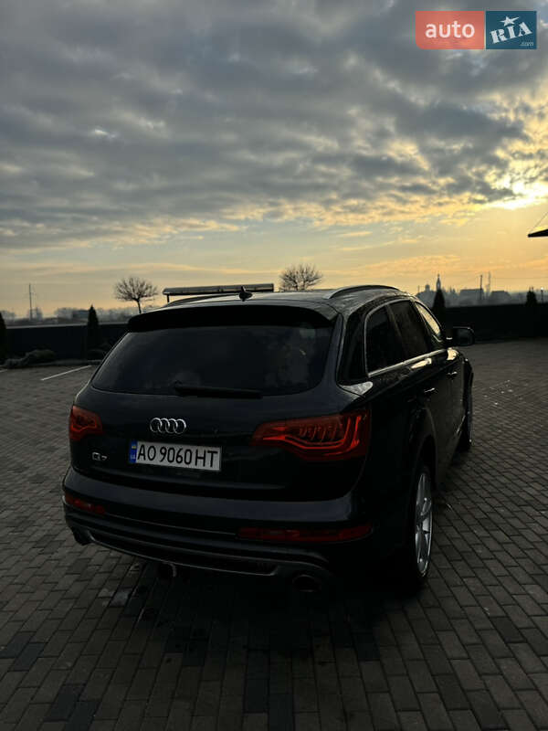 Внедорожник / Кроссовер Audi Q7 2013 в Хусте