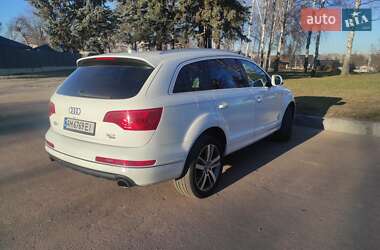 Позашляховик / Кросовер Audi Q7 2015 в 