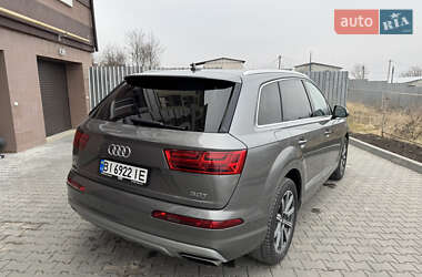 Внедорожник / Кроссовер Audi Q7 2016 в 