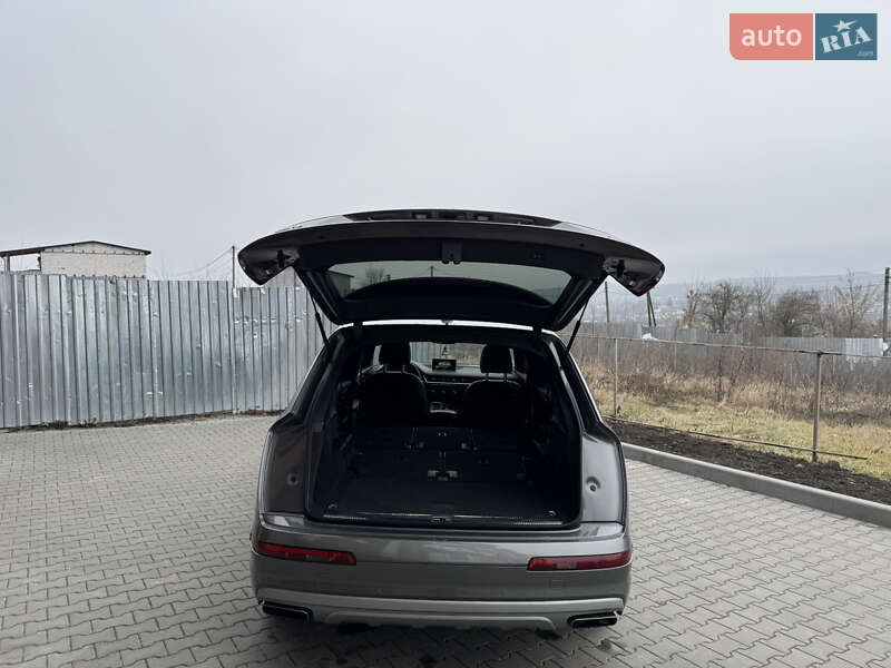 Позашляховик / Кросовер Audi Q7 2016 в Полтаві