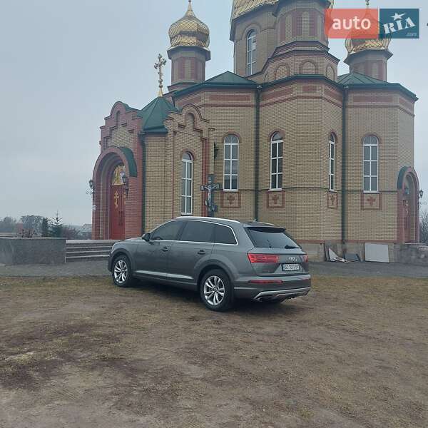 Позашляховик / Кросовер Audi Q7 2017 в Кременці