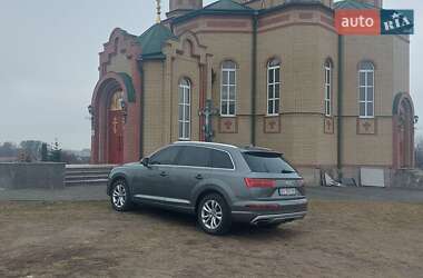 Внедорожник / Кроссовер Audi Q7 2017 в 