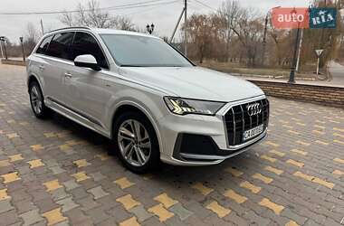 Позашляховик / Кросовер Audi Q7 2021 в Умані