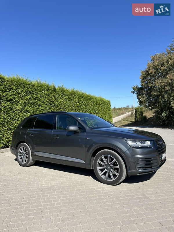 Позашляховик / Кросовер Audi Q7 2015 в Львові