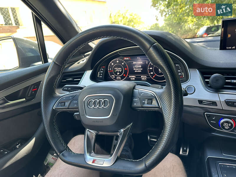 Позашляховик / Кросовер Audi Q7 2015 в Львові
