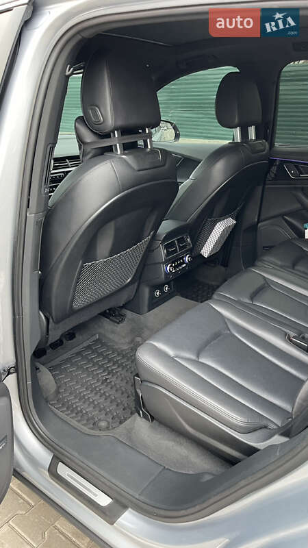 Позашляховик / Кросовер Audi Q7 2019 в Києві