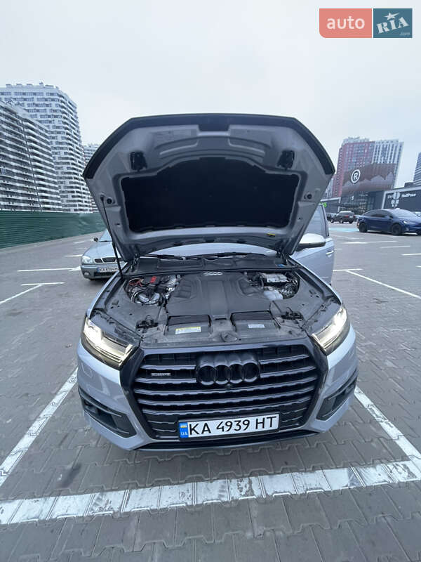 Позашляховик / Кросовер Audi Q7 2019 в Києві