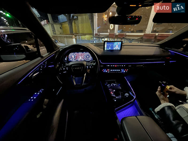 Позашляховик / Кросовер Audi Q7 2019 в Києві