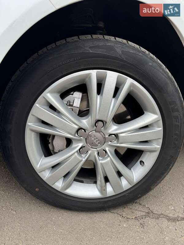 Внедорожник / Кроссовер Audi Q7 2010 в Запорожье