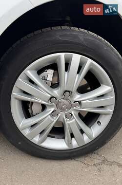 Позашляховик / Кросовер Audi Q7 2010 в 