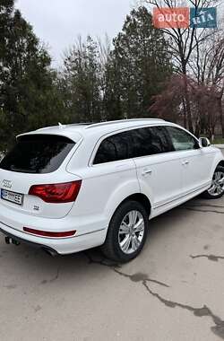 Позашляховик / Кросовер Audi Q7 2010 в 