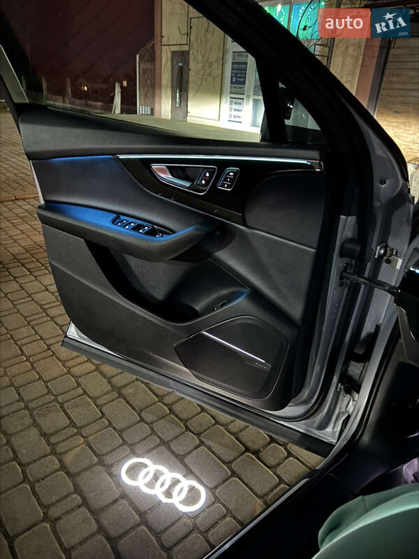 Позашляховик / Кросовер Audi Q7 2018 в Переяславі