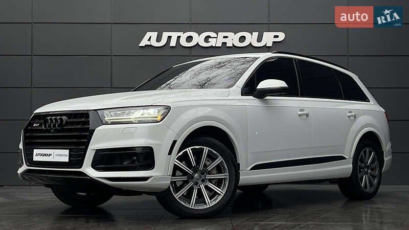 Внедорожник / Кроссовер Audi Q7 2018 в 