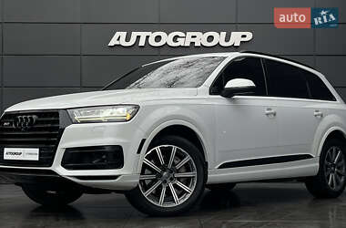 Внедорожник / Кроссовер Audi Q7 2018 в 