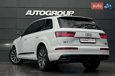 Внедорожник / Кроссовер Audi Q7 2018 в 