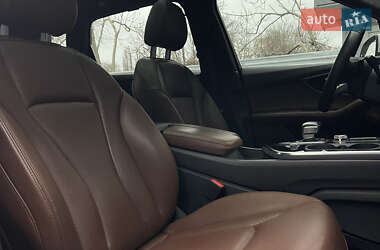 Внедорожник / Кроссовер Audi Q7 2018 в 