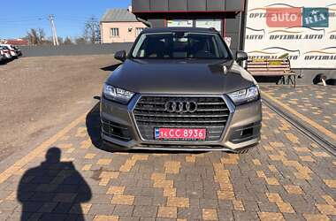 Внедорожник / Кроссовер Audi Q7 2017 в 
