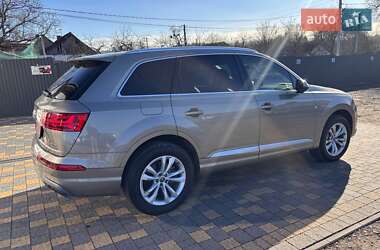 Внедорожник / Кроссовер Audi Q7 2017 в 