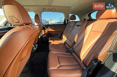 Внедорожник / Кроссовер Audi Q7 2017 в 