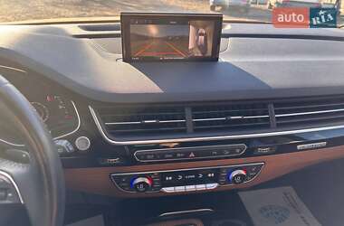 Внедорожник / Кроссовер Audi Q7 2017 в 
