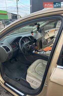 Позашляховик / Кросовер Audi Q7 2007 в 