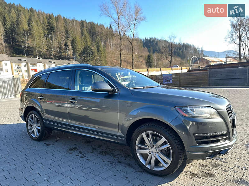 Позашляховик / Кросовер Audi Q7 2013 в 