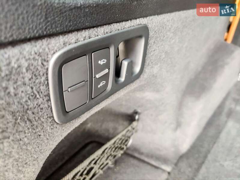 Внедорожник / Кроссовер Audi Q7 2017 в Ровно