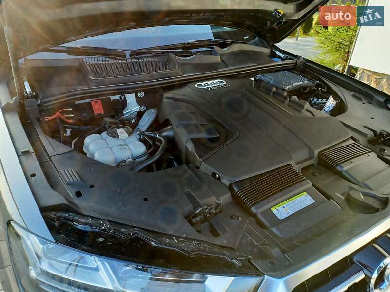 Внедорожник / Кроссовер Audi Q7 2017 в Ровно