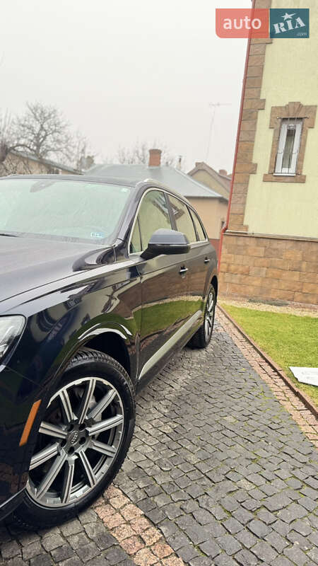 Внедорожник / Кроссовер Audi Q7 2017 в Черновцах