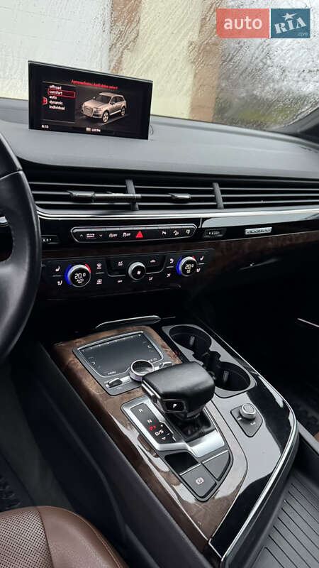 Внедорожник / Кроссовер Audi Q7 2017 в Черновцах