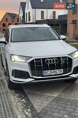 Внедорожник / Кроссовер Audi Q7 2022 в 
