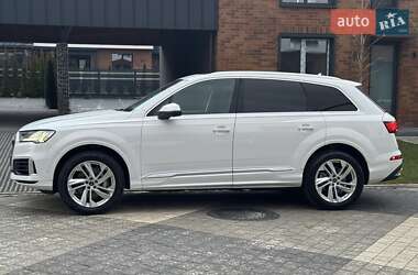 Внедорожник / Кроссовер Audi Q7 2022 в 