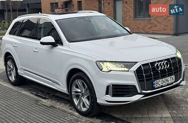 Внедорожник / Кроссовер Audi Q7 2022 в 