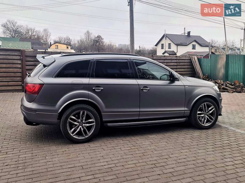 Внедорожник / Кроссовер Audi Q7 2011 в Буче