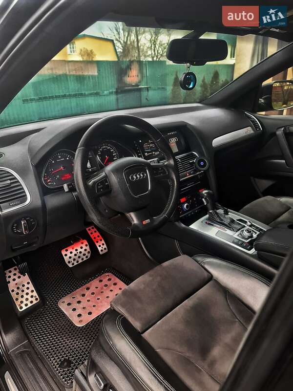 Внедорожник / Кроссовер Audi Q7 2011 в Буче