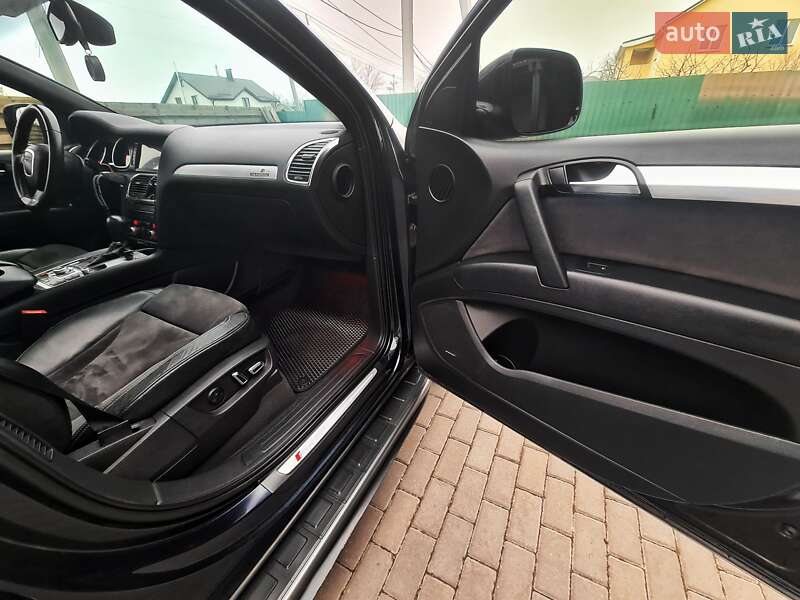 Внедорожник / Кроссовер Audi Q7 2011 в Буче