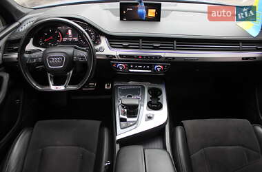 Внедорожник / Кроссовер Audi Q7 2016 в 