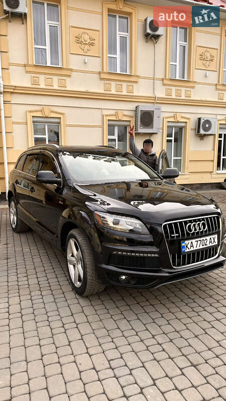 Позашляховик / Кросовер Audi Q7 2012 в Косові
