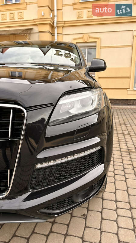Позашляховик / Кросовер Audi Q7 2012 в Косові