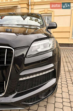 Позашляховик / Кросовер Audi Q7 2012 в Косові