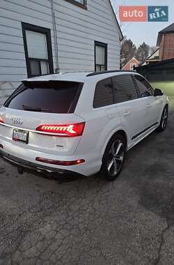 Внедорожник / Кроссовер Audi Q7 2020 в 