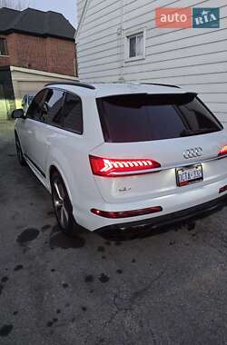 Внедорожник / Кроссовер Audi Q7 2020 в 