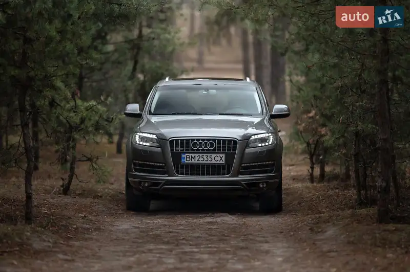 Внедорожник / Кроссовер Audi Q7 2015 в 