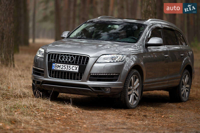 Внедорожник / Кроссовер Audi Q7 2015 в 
