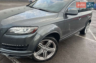 Внедорожник / Кроссовер Audi Q7 2015 в 