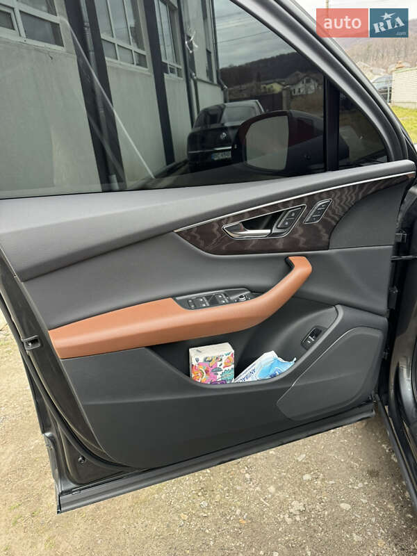 Позашляховик / Кросовер Audi Q7 2020 в Жовкві