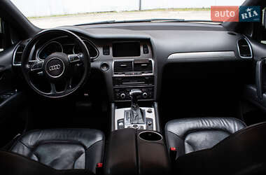 Позашляховик / Кросовер Audi Q7 2015 в 