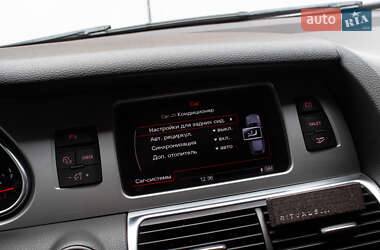 Позашляховик / Кросовер Audi Q7 2015 в 