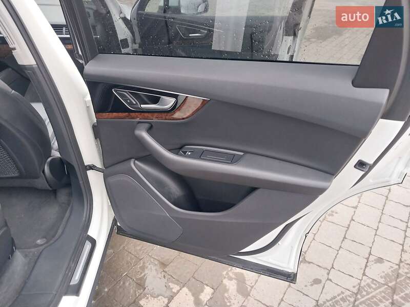 Внедорожник / Кроссовер Audi Q7 2018 в Бучаче
