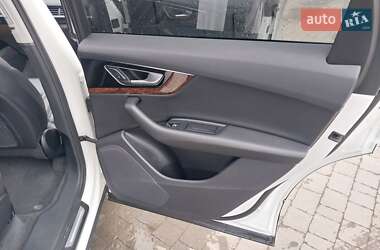 Внедорожник / Кроссовер Audi Q7 2018 в 